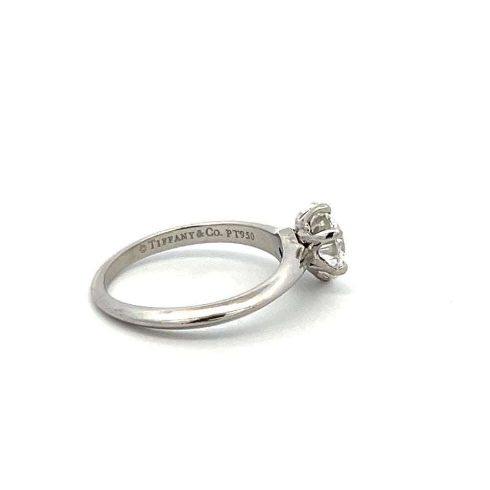 TIFFANY & CO 1.13 CARAT ROUND BRILLIANT G SI1 DIAMOND PLATINUM ENGAGEMENT RING: TIFFANY & CO 1.13 CARAT ROUND BRILLIANT G SI1 DIAMOND PLATINUM ENGAGEMENT RING Designer: Tiffany & Co Title: Tiffany & Co 1.13 Carat Round Brilliant G SI1 Diamond Platinum Engagement Ring Style: Engag