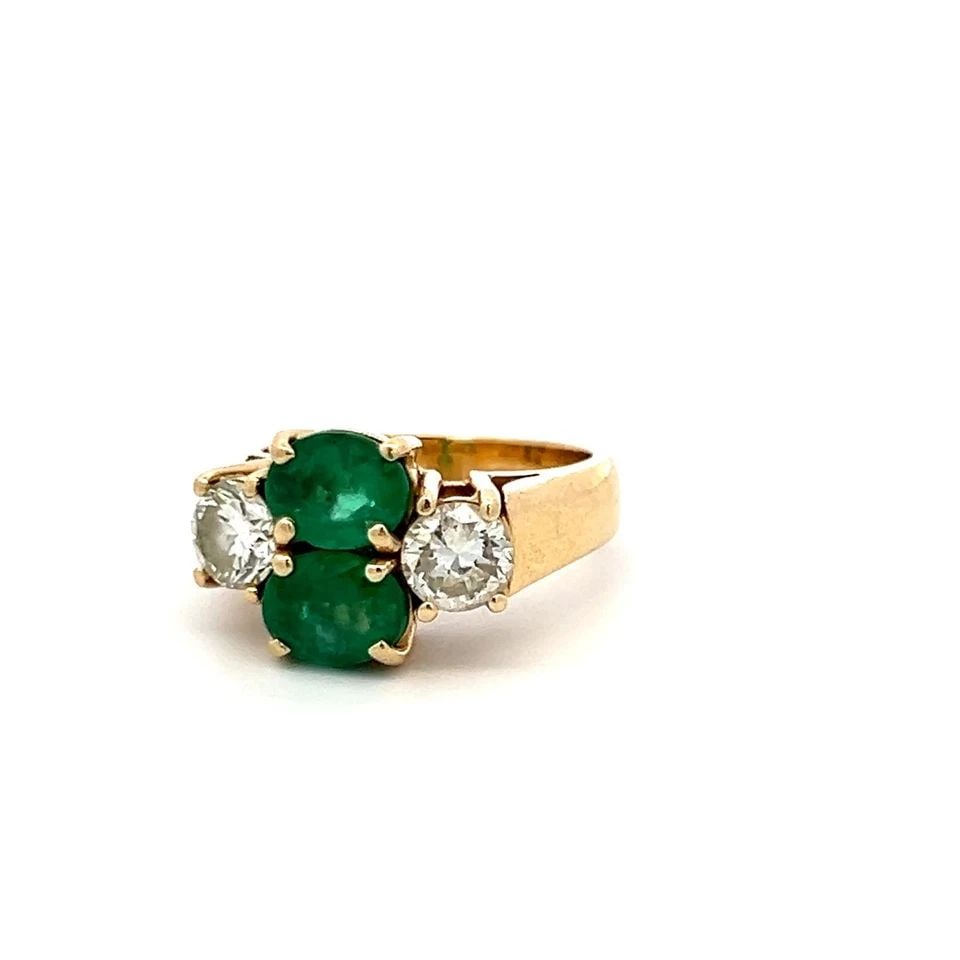 1.50 CARAT EMERALD 0.90 CARAT ROUND DIAMOND 18 KARAT YELLOW GOLD COCKTAIL RING: 1.50 CARAT EMERALD 0.90 CARAT ROUND DIAMOND 18 KARAT YELLOW GOLD COCKTAIL RING PRODUCT DESCRIPTION Title: 1.50 Carat Oval Shape Emerald 0.90 Carat Round Brilliant H SI Diamond 18 Karat Yellow Gold Coc