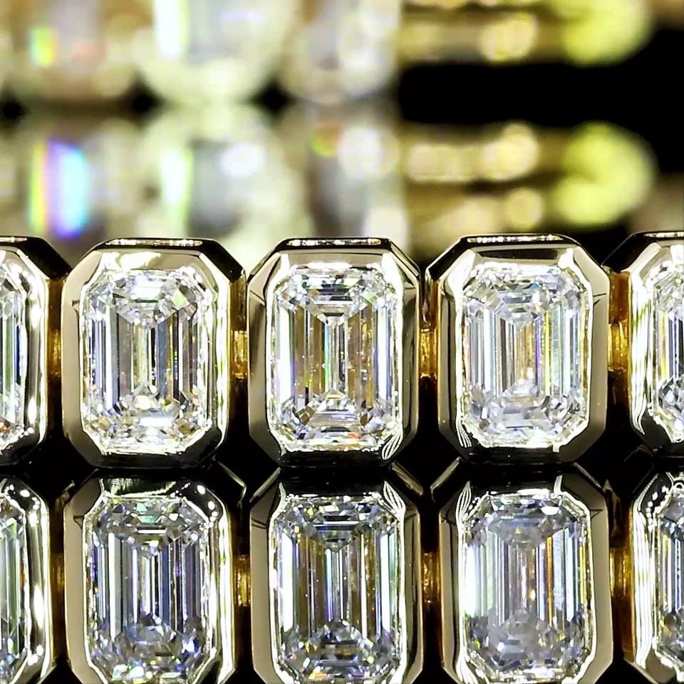 LAB-GROWN 7.10 CARAT EMERALD D-VS1 DIAMOND 14K YG TENNIS BRACELET: LAB-GROWN 7.10 CARAT EMERALD D-VS1 DIAMOND 14K YG TENNIS BRACELET Title: High-quality Brand-New Echo Friendly Elegant Lab-Grown 7.10 Carat Emerald D-VS1 Diamond 14K Yellow Gold Tennis Bracelet Video L