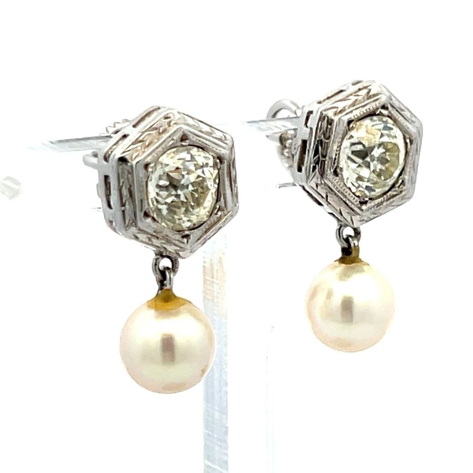 2.00 CARAT OLD EUROPEAN DIAMOND 7MM PEARL 14K WG DANGLING EARRINGS: 2.00 CARAT OLD EUROPEAN DIAMOND 7MM PEARL 14K WG DANGLING EARRINGS 2.00 Carat Old European Diamond 7MM Pearl 14K White Gold Dangling Earrings 1 Carat PEAR Dangle/Drop Details Department Unisex Adults 