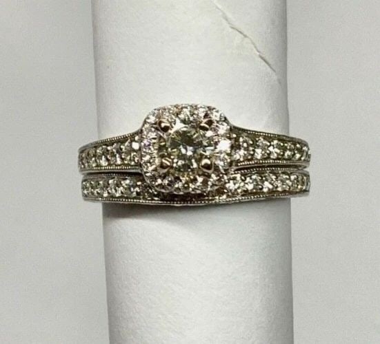 GABRIEL & CO. 14K WHITE GOLD ENGAGEMENT RINGS, 096CTS OF DIAMONDS ( SIZE: 6.25 ): GABRIEL & CO. 14K WHITE GOLD WEDDING RING AND BAND SET WITH DIAMONDS 0.96TCW Gabriel & Co. 14k White Gold Wedding Ring and Band Set with Diamonds 0.96TCW You are bidding on a pre-owned Gabriel & Co. 1