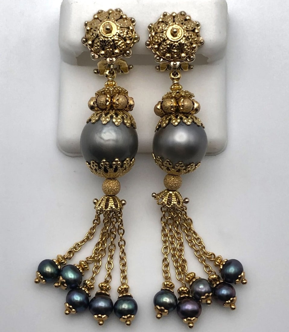 14K GOLD, FANCY DANGLE EARRINGS WITH GENUINE PEARLS, OMEGA BACKS 22.4G: 14K GOLD, FANCY DANGLE EARRINGS WITH GENUINE PEARLS, OMEGA BACKS 22.4G 14k Gold, Fancy Dangle Earrings with Genuine Pearls, Omega Backs 22.4g You are bidding on a 14k Gold, Fancy Dangle Earrings with 