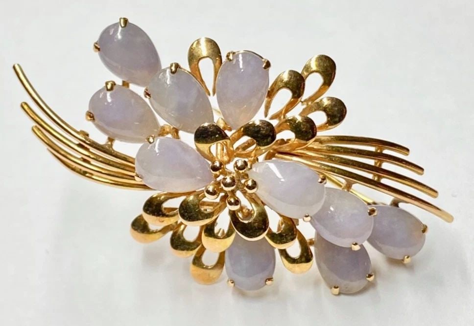 WOMEN'S 14K LIGHT LAVENDER JADE BROOCH W/ 10 PEAR CUT LAVENDER JADE 18.1G (1 of 2)