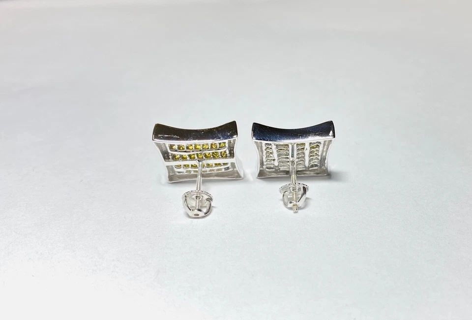 14K WHITE GOLD KITE SHAPED SQUARE EARRINGS WITH 1.80CTS YELLOW AND BLUE DIAMONDS: 14K WHITE GOLD KITE SHAPED SQUARE EARRINGS WITH 1.80CTS YELLOW AND BLUE DIAMONDS 14k White Gold Kite Shaped Square Earrings with 1.80CTS Yellow and Blue Diamonds You are bidding on a new with tags 14k