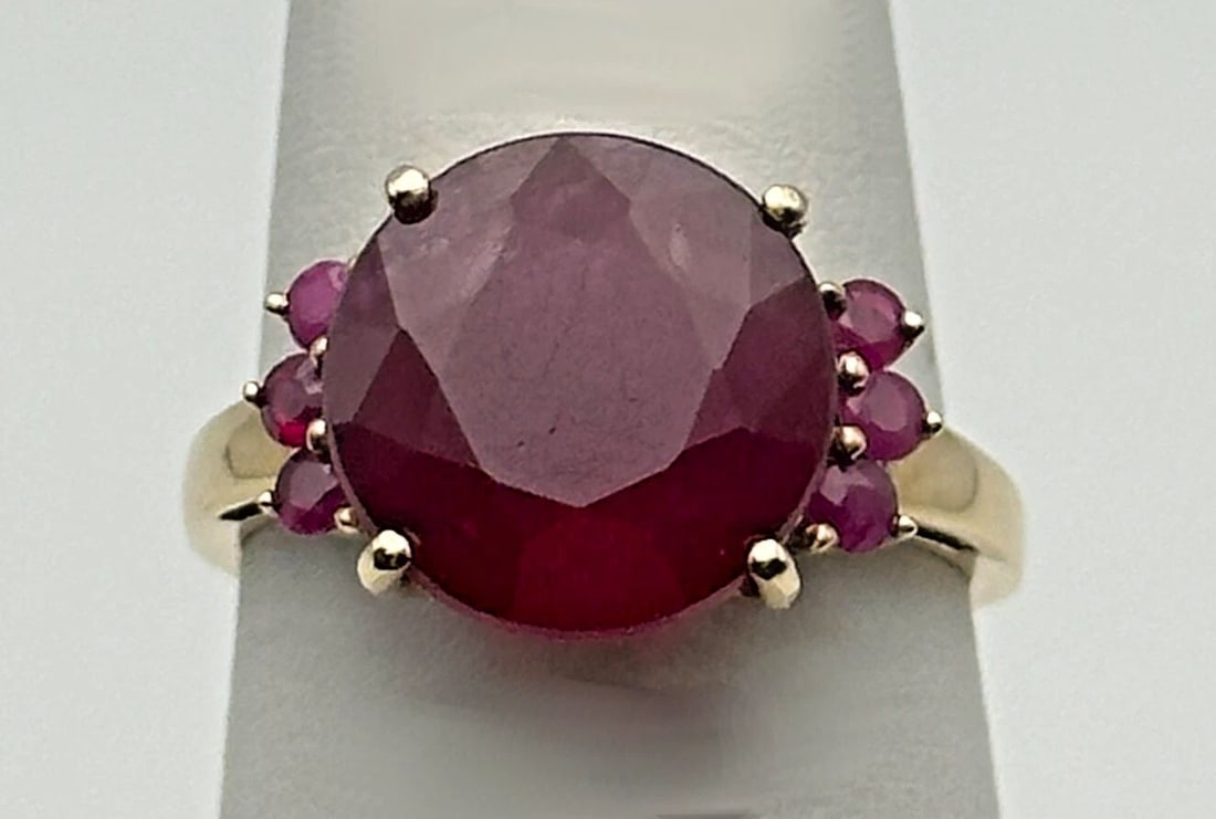 10K GOLD RING WITH 8CTS OF NATURAL RUBIES, 12MM CENTER RUBY ( SIZE: 8 ) 3.9G (1 of 2)