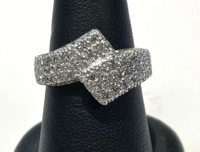 NEW WOMEN'S 14K WHITE GOLD RING WITH 0.95CT DIAMONDS 5.8 GRAMS (SIZE 6.5) (1 of 1)
