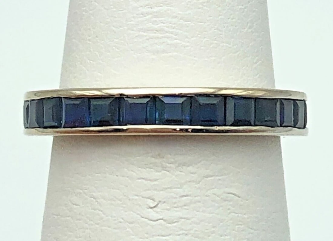 18K WHITE GOLD ETERNITY RING, 2.16CTS OF NATURAL SAPPHIRES ( SIZE: 6 ) 3.2G: 18K WHITE GOLD ETERNITY RING WITH 2.16CTS OF NATURAL SAPPHIRES SIZE: 6 18k White Gold Eternity Ring with 2.16cts of Natural Sapphires Condition: Used, has been cleaned Material: 18k White Gold Ring Si
