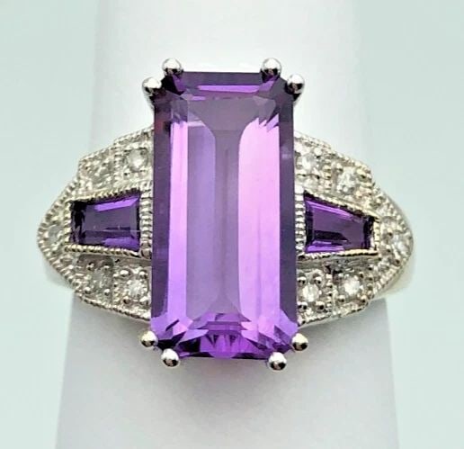 14K WHITE GOLD RING WITH AMETHYST AND 0.10CTW DIAMONDS ( SIZE: 7 ) 5G (1 of 2)
