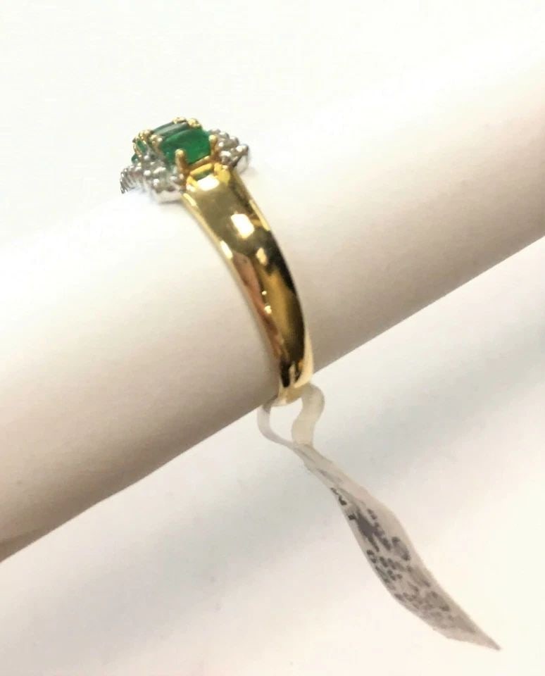 14K GOLD RING WITH 0.68CTW EMERALDS AND 0.19CTW DIAMONDS (SIZE 8) 3.1 GRAM (1 of 2)