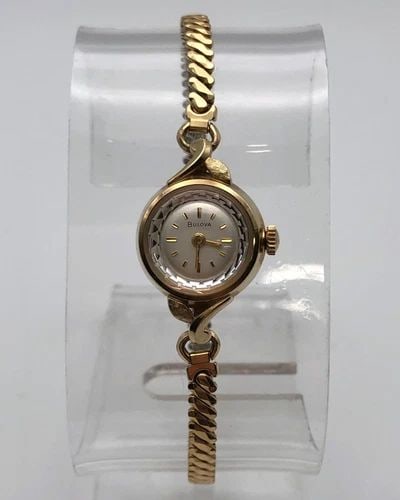 VINTAGE LADIES BULOVA WATCH, 10K YELLOW GOLD CASE, 23 JEWELS MOVEMENT: VINTAGE LADIES BULOVA WATCH, 10K YELLOW GOLD CASE, 23 JEWELS MOVEMENT Vintage Ladies Bulova Watch, 10k Yellow Gold case, 23 Jewels Movement Condition: Vintage used, runs and keeps time Material: 10k Y