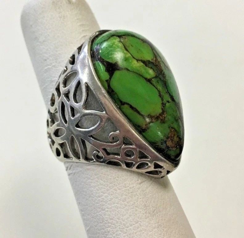 STERLING SILVER RING WITH PEAR GREEN TURQUOISE (SIZE 5) 9.2 GRAMS: RARE UNIQUE STERLING SILVER RING WITH GREEN TURQUOISE SIZE (5) Sterling Silver Ring with Green Turquoise size (5) You are bidding on a pre-owned Sterling Silver Ring with Green Turquoise size (5). The