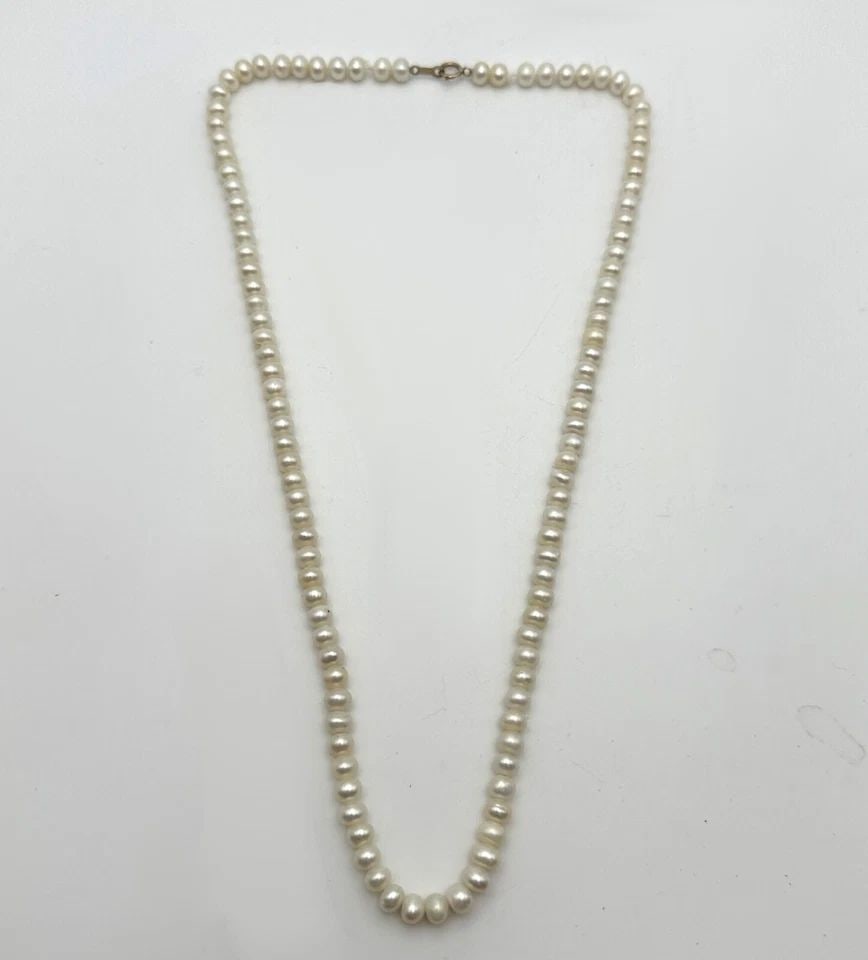 FRESH WATER 5MM CULTURED PEARL NECKLACE 10K GOLD CLASP ( 18 INCH ) 16.5G: FRESH WATER 5MM CULTURED PEARL NECKLACE 10K GOLD CLASP 18" Fresh Water 5mm Cultured Pearl Necklace 10k Gold Clasp Condition: Used, has marks scratches and signs of wear Material: 14k Yellow Gold for t