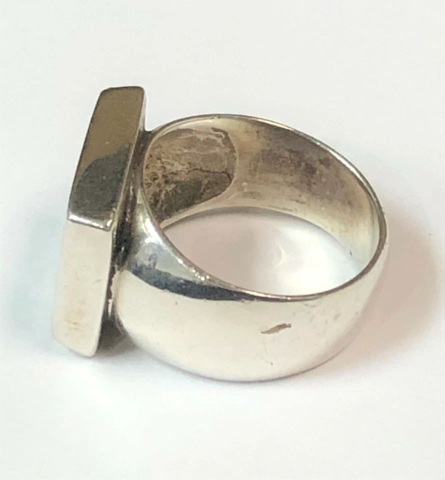 ZINA 925 STERLING SILVER HEART STYLE RING SIZE: 7 11.3G: ZINA 925 STERLING SILVER HEART STYLE RING (SIZE: 7) Zina 925 Sterling Silver Heart Style Ring You are bidding on a pre-owned Zina 925 Sterling Silver Heart Style Ring. Ring has marks and scratches on 