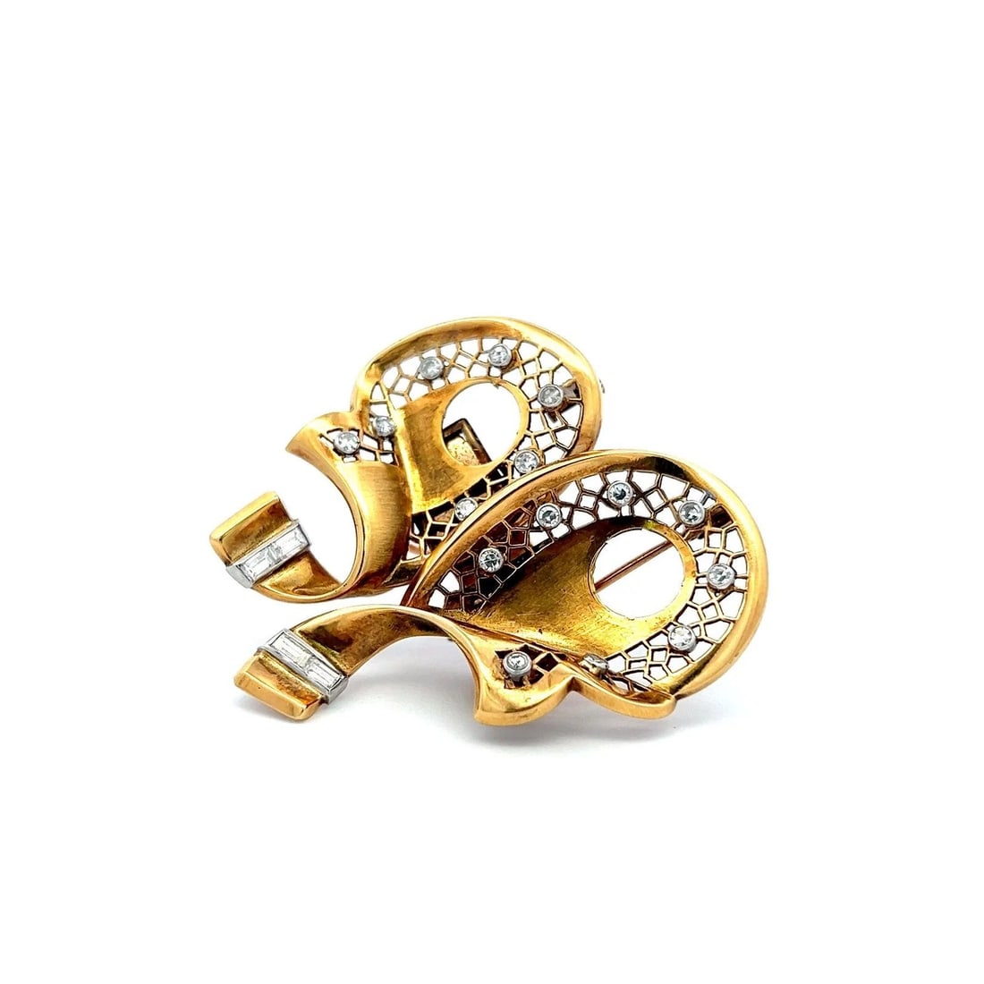 VINTAGE 18K YELLOW GOLD PIN BROOCH WITH 0.71 CARAT ROUND & BAGUETTE DIAMONDS: VINTAGE 18K YELLOW GOLD PIN BROOCH WITH 0.71 CARAT ROUND & BAGUETTE DIAMONDS VINTAGE 18K YELLOW GOLD PIN BROOCH WITH 0.71 CARAT ROUND & BAGUETTE DIAMONDS PRODUCT DESCRIPTION Video: Video Link Detailed