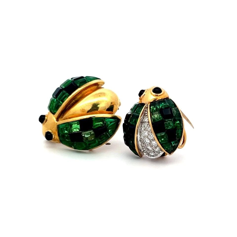18K TWO-TONE GOLD PIN BROOCH WITH 0.14 CT. DIAMONDS 2.8 CT. TSAVORITE AND ONYX (1 of 1)