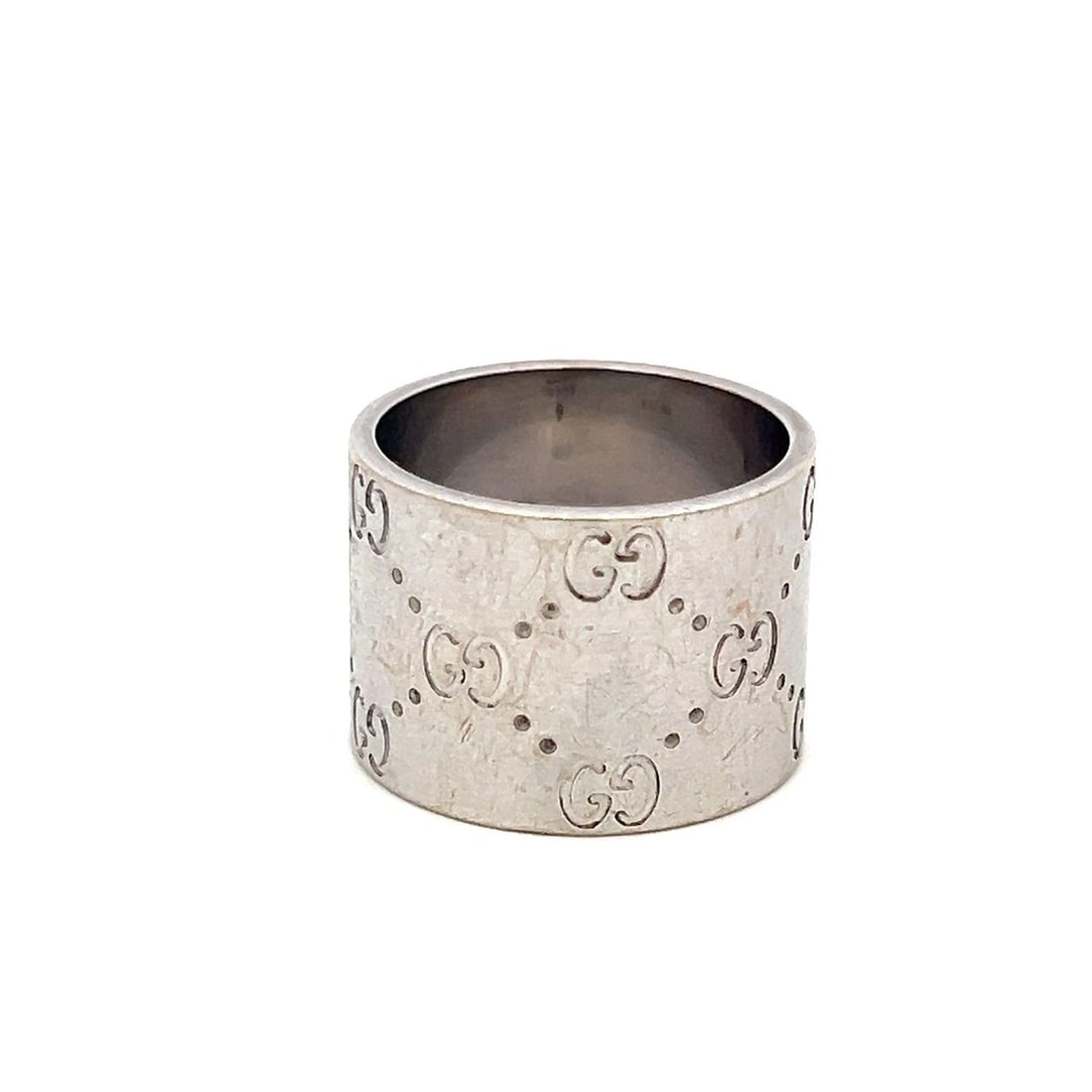 GUCCI VINTAGE 18 KARAT WHITE GOLD BAND RING 13.8 GRAMS SIZE 6.5: GUCCI VINTAGE 18 KARAT WHITE GOLD BAND RING 13.8 GRAMS SIZE 6.5 PRODUCT DESCRIPTION Designer: GUCCI Video: Video Link Detailed Description: Gucci Luxury Style Elevate your style with this vintage Gucc