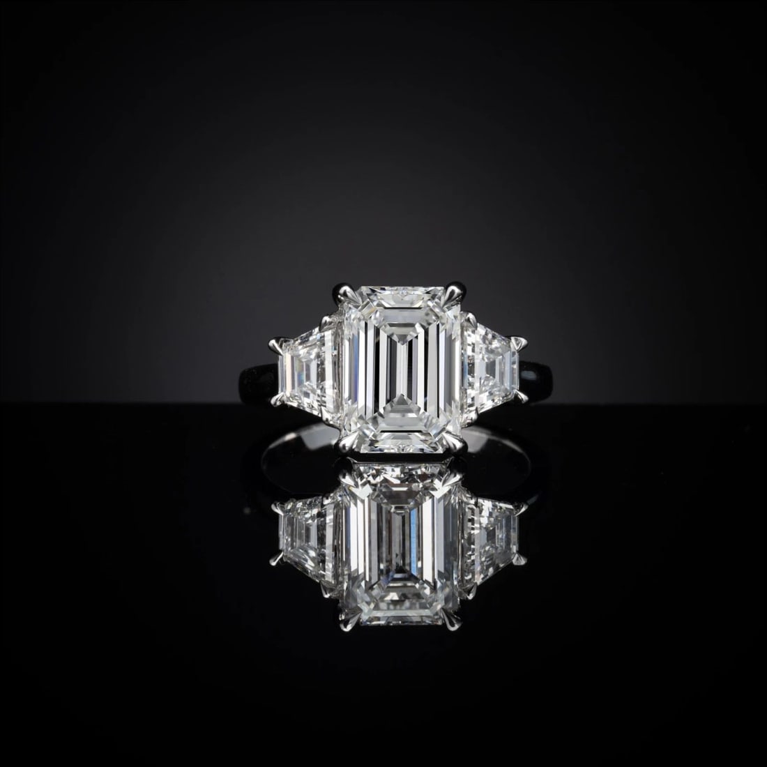 LAB-GROWN 2.3 CARAT EMERALD E-F-VS1 DIAMOND PLATINUM THREE STONES RING: LAB-GROWN 2.3 CARAT EMERALD E-F-VS1 DIAMOND PLATINUM THREE STONES RING Title: High-quality Brand-New Echo Friendly Elegant Lab-Grown 2.3 Carat Emerald E-F-VS1 Diamond Platinum Three Stones Ring Video 