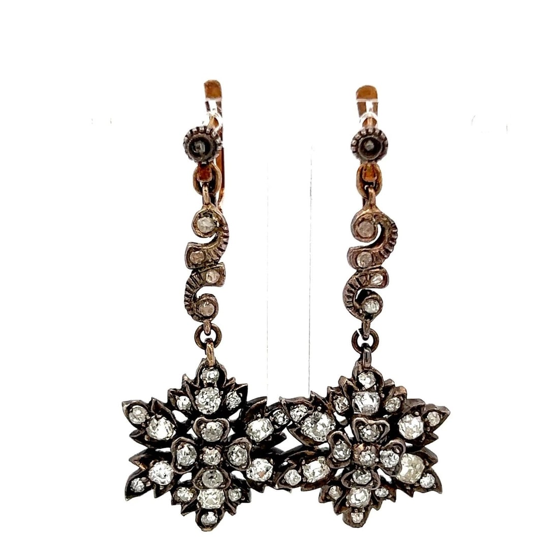 ANTIQUE 18K YELLOW GOLD DROP EARRINGS WITH 0.8 CARAT ROSE CUT I-SI DIAMONDS: ANTIQUE 18K YELLOW GOLD DROP EARRINGS WITH 0.8 CARAT ROSE CUT I-SI DIAMONDS Detailed Description: Elevate your elegance with these stunning antique drop earrings crafted in 18 karat yellow gold. Adorn