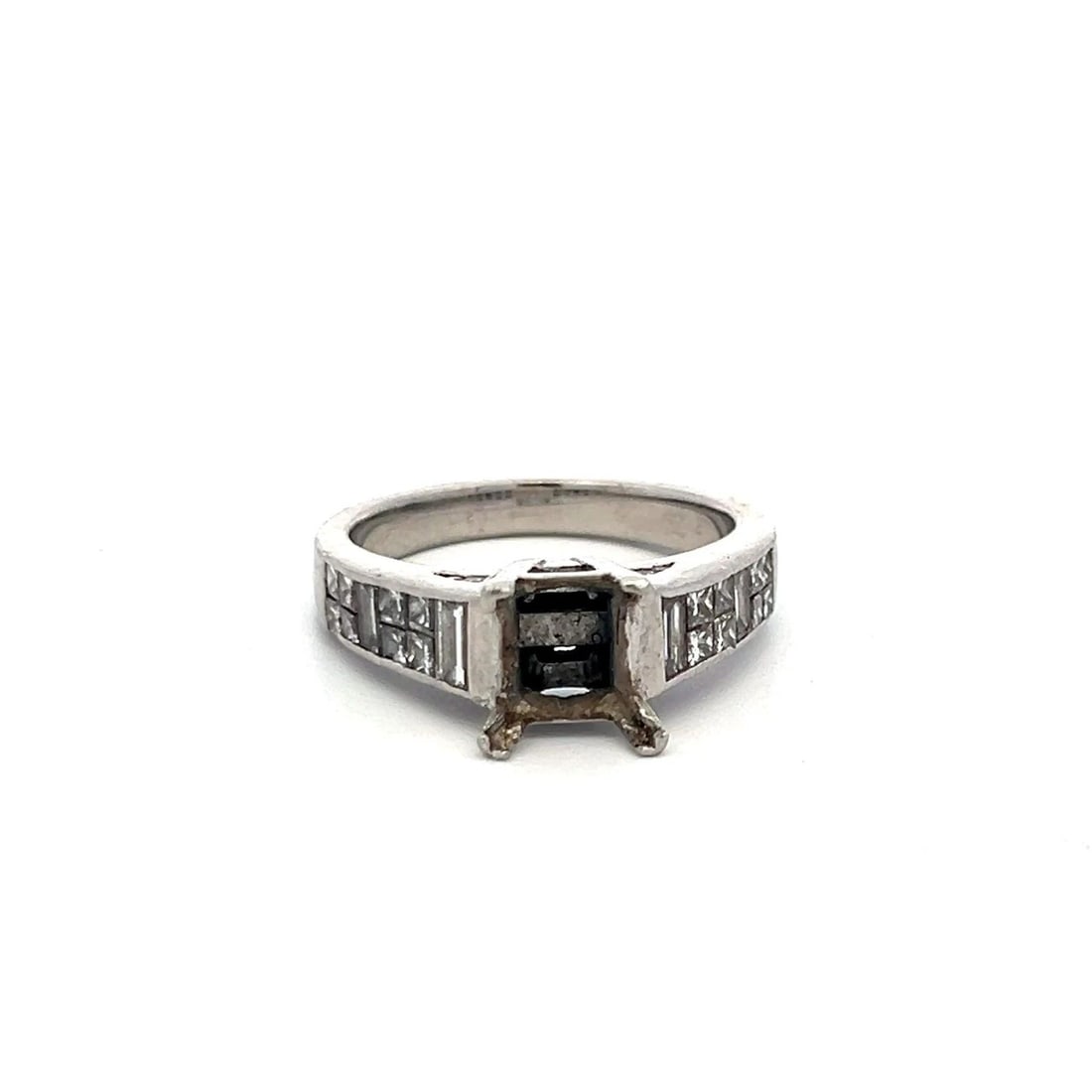 1.15CT PRINCESS & BAGUETTE DIAMOND PLATINUM SEMI-MOUNT RING – FITS 2CT CENTER ST: 1.15CT PRINCESS & BAGUETTE DIAMOND PLATINUM SEMI-MOUNT RING – FITS 2CT CENTER ST This elegant platinum semi-mount ring features a total of 1.15 carats of dazzling princess-cut and baguette-cut diamo