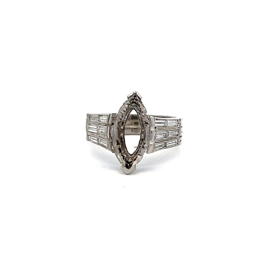 1.52 CARAT BAGUETTE AND ROUND BRILLIANT H SI1 DIAMOND PLATINUM SEMI MOUNT RING: 1.52 CARAT BAGUETTE AND ROUND BRILLIANT H SI1 DIAMOND PLATINUM SEMI MOUNT RING PRODUCT DESCRIPTION Title: 1.52 Carat Baguette Shape H SI1 and Round Brilliant H SI1 Diamond Platinum Semi Mount Ring Sty