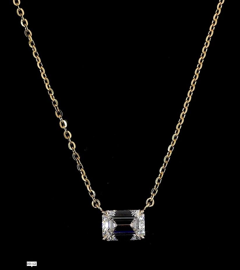 LAB-GROWN 3.03 CARAT EMERALD F-VS2 DIAMOND 14K YELLOW GOLD SOLITAIRE PENDANT: LAB-GROWN 3.03 CARAT EMERALD F-VS2 DIAMOND 14K YELLOW GOLD SOLITAIRE PENDANT Title: High-quality Brand-New Echo Friendly Elegant Lab-Grown 3.03 Carat Emerald F-VS2 Diamond 14K Yellow Gold Solitaire Pe