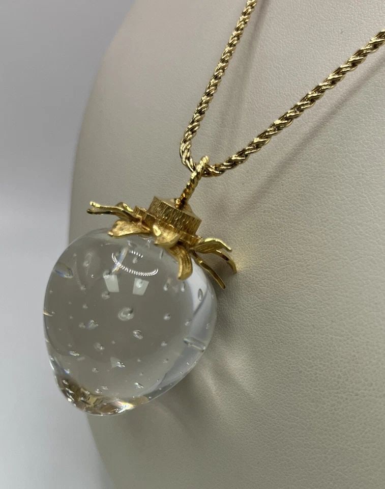 VINTAGE STEUBEN GLASS STRAWBERRY W 18K GOLD LEAF STEM ON 25" 14K GOLD ROPE CHAIN (1 of 1)