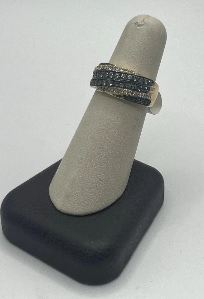 14K YELLOW GOLD, DIAMOND & GREEN DIAMOND RING SIZE 7.25 (1 of 1)
