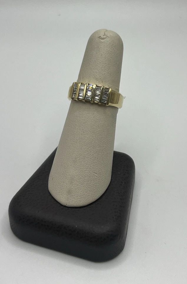 14KT YELLOW GOLD & DIAMOND RING SIZE 6.75 (1 of 1)