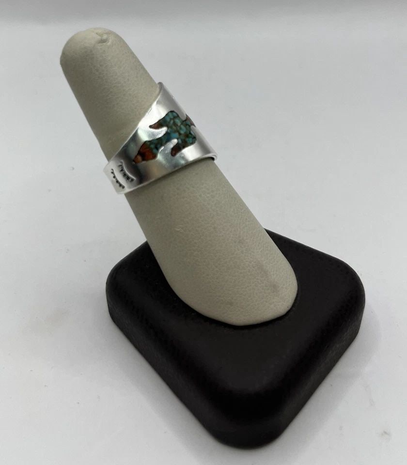 STERLING SILVER AND CORAL SIZE 7.75 RING: STERLING SILVER AND CORAL SIZE 7.75 RING STERLING SILVER AND CORAL SIZE 7.75 RING Turquoise and Coral Sterling Silver RingSize 7.75Weighs approximately 5.8 g