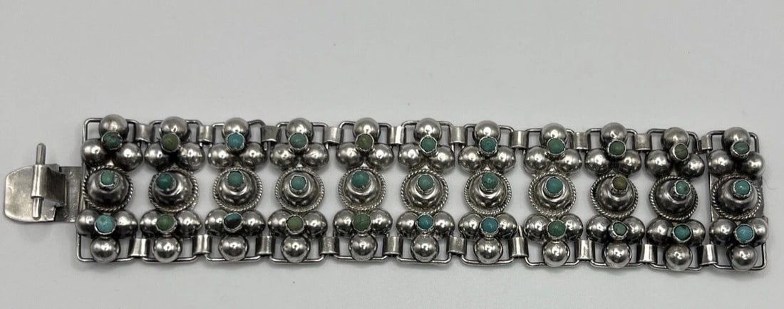 MEXICO STERLING SILVER & TURQUOISE THICK BRACELET: MEXICO STERLING SILVER & TURQUOISE THICK BRACELET MEXICO STERLING SILVER & TURQUOISE THICK BRACELET This beautiful bracelet showcases the rich heritage of Mexican jewelry. Crafted from high-quality st