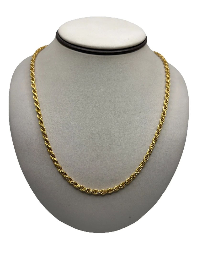 24" YELLOW COLORED 925 ROPE CHAIN 28.7 GRAMS: 24" YELLOW COLORED 925 ROPE CHAIN 28.7 GRAMS 24" YELLOW COLORED 925 ROPE CHAIN 28.7 GRAMS The product is a 24" yellow colored 925 rope chain made of sterling silver. It weighs 28.7 grams and features 