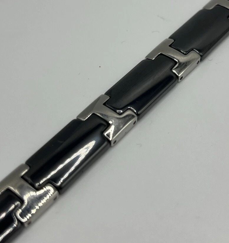 MEN'S STAINLESS STEEL BLACK ENAMEL BRACELET BY SHR (9"): MEN'S STAINLESS STEEL BLACK ENAMEL BRACELET BY SHR (9") MEN'S STAINLESS STEEL BLACK ENAMEL BRACELET BY SHR (9") Elevate your everyday style with this sleek Men's Stainless Steel Black Enamel Bracelet 