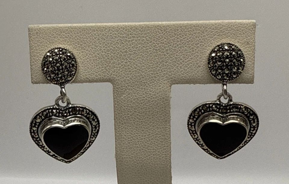 VINTAGE ART DECO STERLING SILVER, MARCASITE & BLACK ONYX HEART DANGLE EARRINGS (1 of 1)