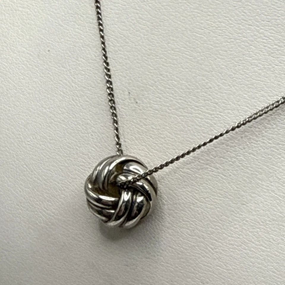 STERLING SILVER 18" NECKLACE WITH KNOT PENDANT (1 of 1)