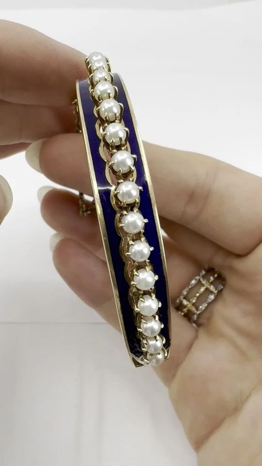 VICTORIAN 14K GOLD PEARL ENAMEL HINGE BANGLE BRACELET (1 of 2)
