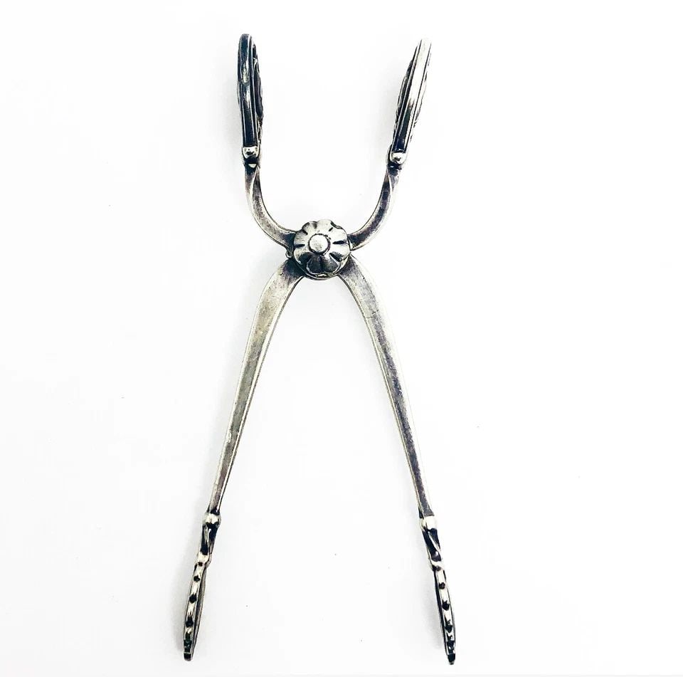 VINTAGE GEORG JENSEN COLLECTABLE STERLING SILVER SUGAR TONGS SILVERWARE (1 of 2)