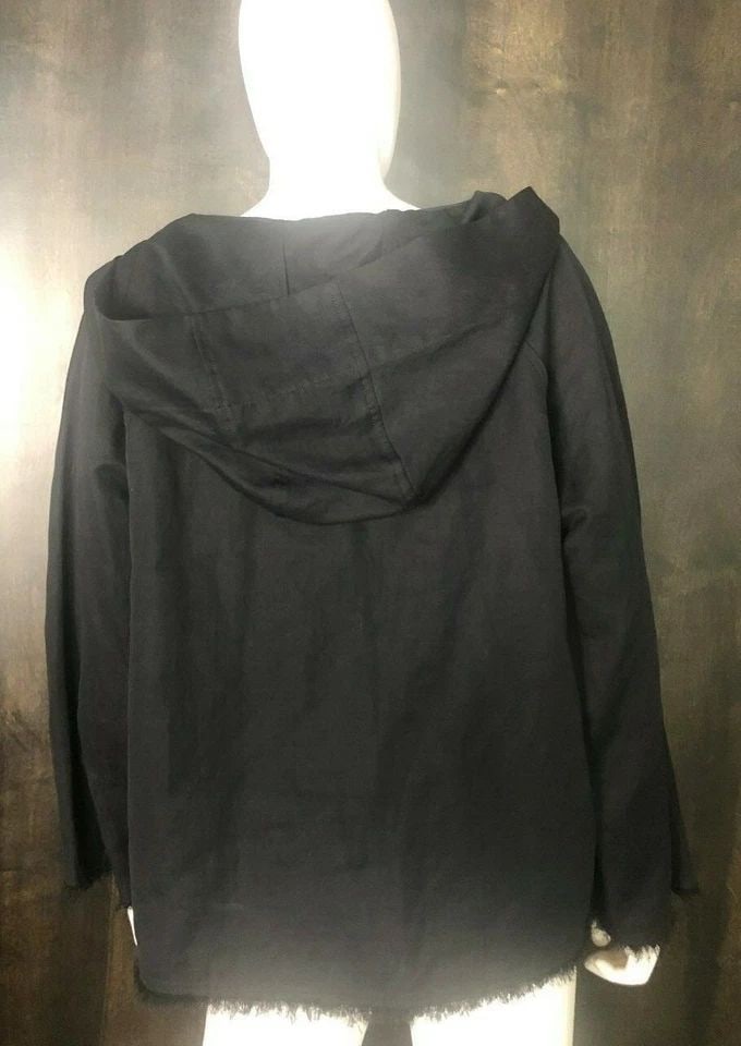 NILI LOTAN CASUAL BLACK HOODIE TOP SIZE M: NILI LOTAN CASUAL BLACK HOODIE TOP SIZE M NILI LOTAN CASUAL BLACK HOODIE TOP SIZE M NILI LOTAN Casual Black Hoodie Top Size M Size: Medium Material: 53% Cotton 47% Rayon Color: Black Featuring pocket 