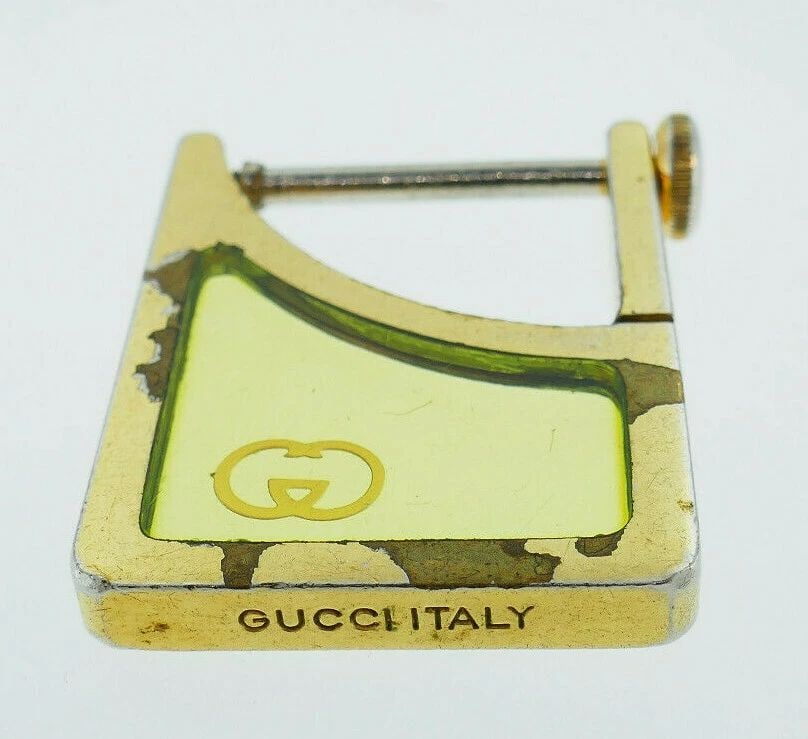 VINTAGE GUCCI KEYCHAIN (1 of 2)