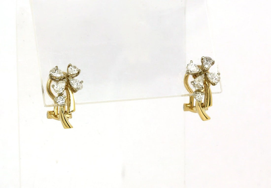 CARTIER SAPPHIRE & DIAMOND RING 18K WHITE GOLD BAND SIZE 49 -US 5 W/CERT: CARTIER SAPPHIRE & DIAMOND RING 18K WHITE GOLD BAND SIZE 49 -US 5 W/CERT Cartier Sapphire & Diamond 18k White Gold Band Ring Size 49 -US 5 w/Cert Description This is a lovely authentic band by Cartier
