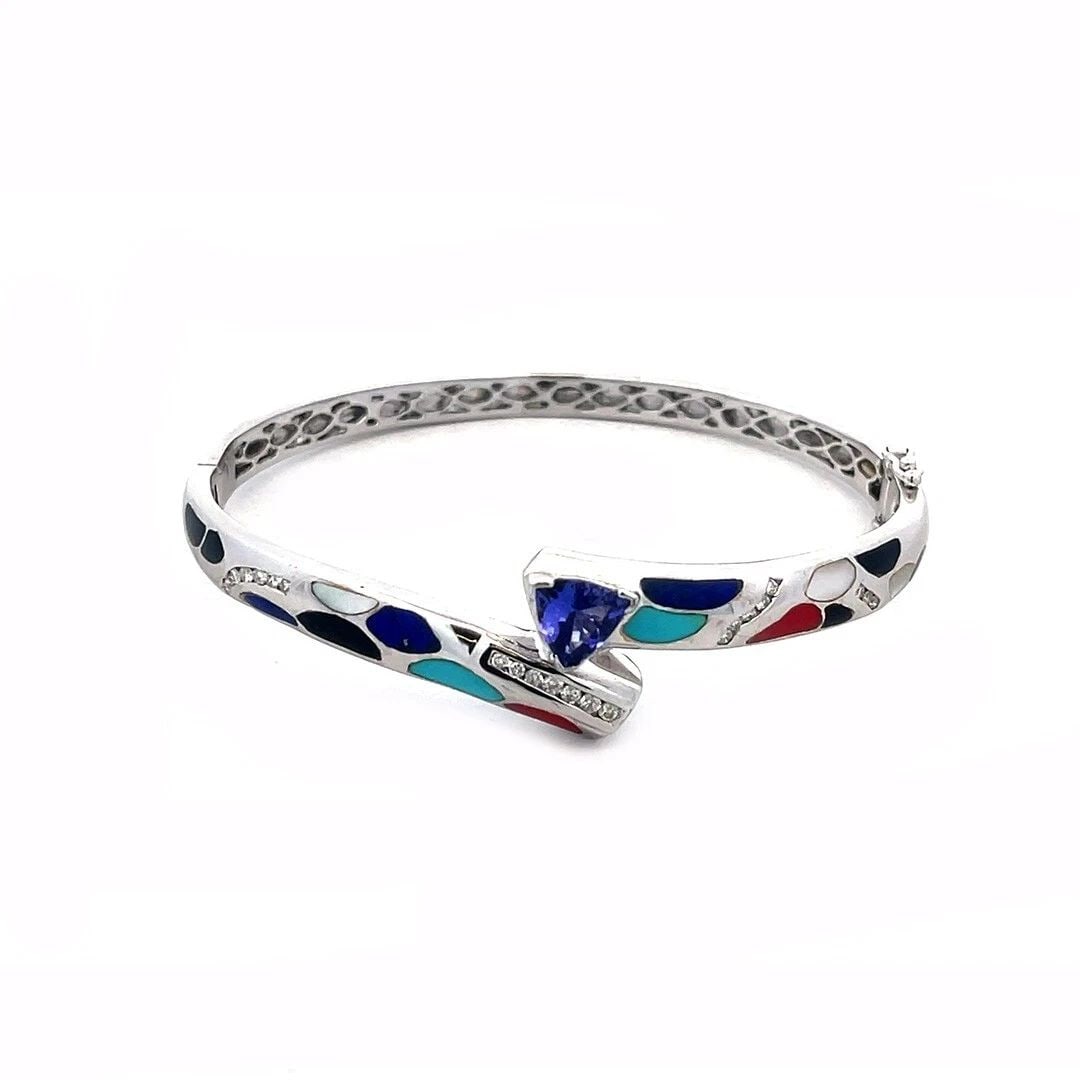 FABERGE DIAMOND GOLD RING 18K YELLOW ENAMEL DOME BAND: FABERGE DIAMOND GOLD RING 18K YELLOW ENAMEL DOME BAND This lovely Faberge ring is a stunning piece of fine jewelry featuring an 18K yellow gold dome shaped band, the front half has cobalt blue enamel 
