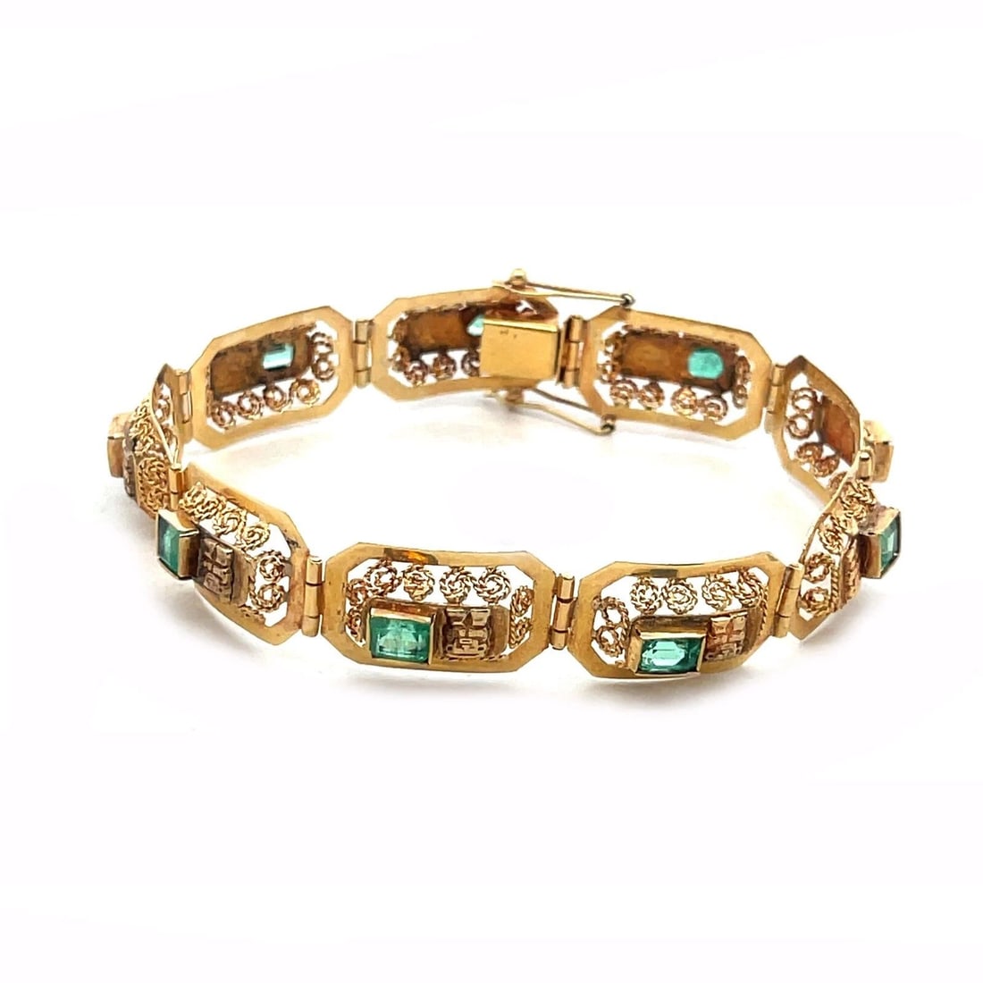 14 CAMEO SLIDE BRACELET MOTHER OF PEARL SHELL GOLD ASSORTED SHAPE LINK: 14 CAMEO SLIDE BRACELET MOTHER OF PEARL SHELL GOLD ASSORTED SHAPE LINK Vintage Mother of Pearl Shell Cameo 14k Gold Assorted Shape Link Bracelet Description This lovely oval carved cameos with double 