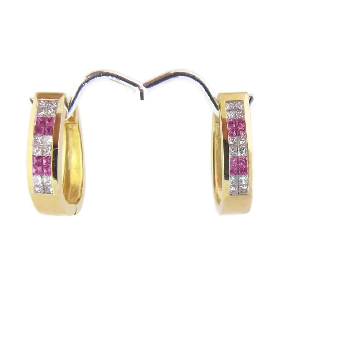 ZANCAN GIOIELLI DIAMOND GOLD RING 18K YELLOW GEMSTONE ROPE BAND STYLE: ZANCAN GIOIELLI DIAMOND GOLD RING 18K YELLOW GEMSTONE ROPE BAND STYLE This lovely ring is by Zancan Gioielli, a stunning piece that marries elegance with timeless appeal. Crafted in 18k yellow gold, t