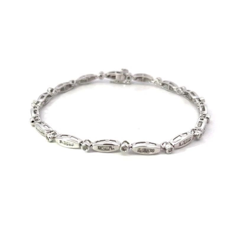 TIFFANY & CO. PICASSO HEARTS NECKLACE DIAMOND 18K WHITE GOLD INFINITY STYLE: TIFFANY & CO. PICASSO HEARTS NECKLACE DIAMOND 18K WHITE GOLD INFINITY STYLE Tiffany & Co. Picasso Loving Hearts Diamond 18k White Gold Pendant & Chain Description This is a beautiful authentic necklac