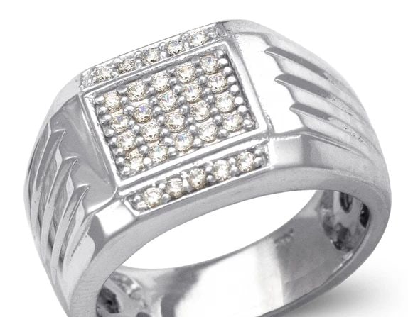 NEW 14K WHITE GOLD MEN'S WHITE CLUSTER RING: NEW 14K WHITE GOLD MEN'S WHITE CLUSTER RING MEN'S WHITE CLUSTER RING NEW 14K WHITE GOLD Apx. WIDTH: 14mm Apx. WEIGHT: 13.4g
