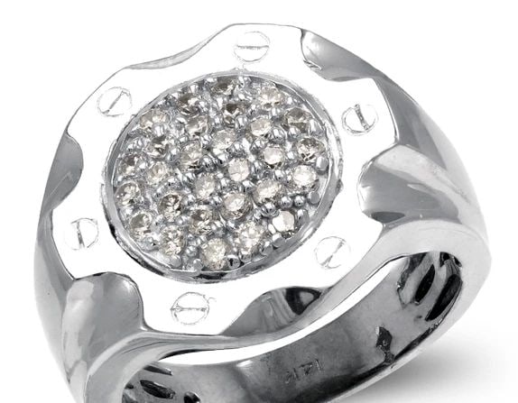 NEW 14K WHITE GOLD MEN'S WHITE CLUSTER RING: NEW 14K WHITE GOLD MEN'S WHITE CLUSTER RING MEN'S WHITE CLUSTER RING NEW 14K WHITE GOLD Apx. WIDTH: 18mm Apx. WEIGHT: 11.3g