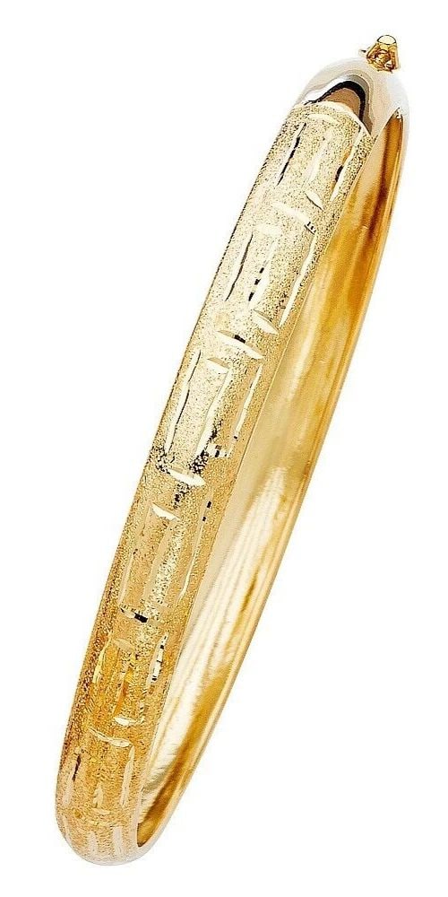 NEW 14K YELLOW GOLD 8mm CHARM FLEXIBLE BANGLE: NEW 14K YELLOW GOLD 8mm FLEXIBLE BANGLE 8MM FLEXIBLE BANGLE NEW 14K YELLOW GOLD LENGTH - 7in Apx WEIGHT - 6.7g