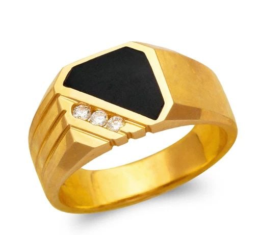 NEW 14K YELLOW GOLD MEN'S FULL CUT ONYX RING: NEW 14K YELLOW GOLD MEN'S FULL CUT ONYX RING MEN'S FULL CUT ONYX RING NEW 14K YELLOW GOLD SIZE Apx: 10mm Apx WEIGHT: 8.8g