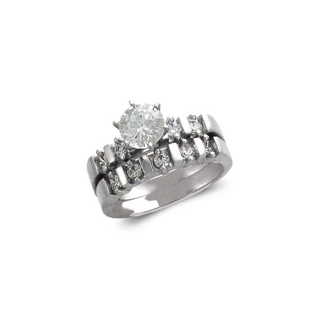 NEW 14K WHITE GOLD LADIES FASHION WHITE SOLITAIRE RING: NEW 14K WHITE GOLD LADIES FASHION WHITE SOLITAIRE RING LADIES FASHION WHITE SOLITAIRE RING NEW 14K WHITE GOLD Apx. WIDTH: 3mm Apx. WEIGHT: 8.3g