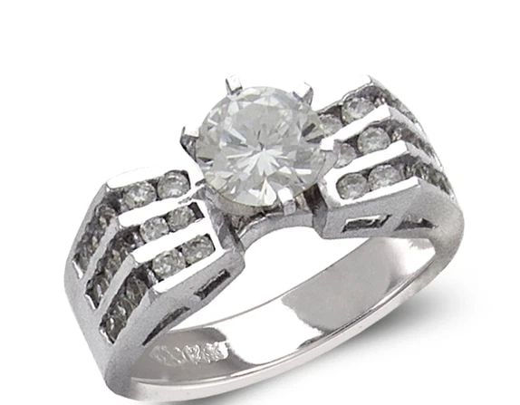NEW 14K WHITE GOLD LADIES FASHION WHITE SOLITAIRE RING: NEW 14K WHITE GOLD LADIES FASHION WHITE SOLITAIRE RING LADIES FASHION WHITE SOLITAIRE RING NEW 14K WHITE GOLD Apx. WIDTH: 7mm Apx. WEIGHT: 8.2g