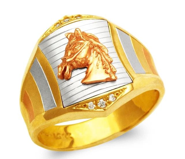 NEW 14K TRICOLOR GOLD MEN'S FANCY HORSE RING: NEW 14K TRICOLOR GOLD MEN'S FANCY HORSE RING MEN'S FANCY HORSE RING NEW 14K TRICOLOR GOLD SIZE Apx: 19mm Apx. WEIGHT: 7.8g
